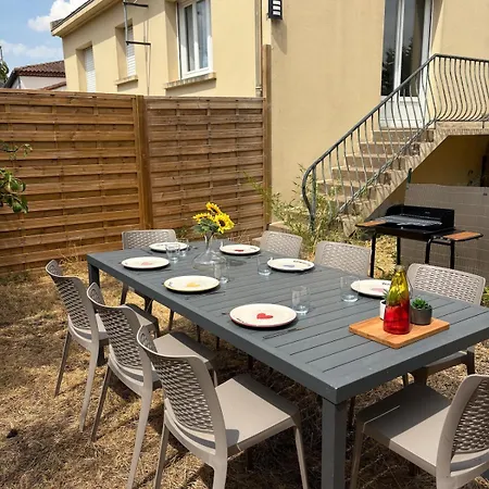 Апартаменты L'opus Renove Avec Terrasse En Centre Proche Du Puy Dufou Ле-Эрбье